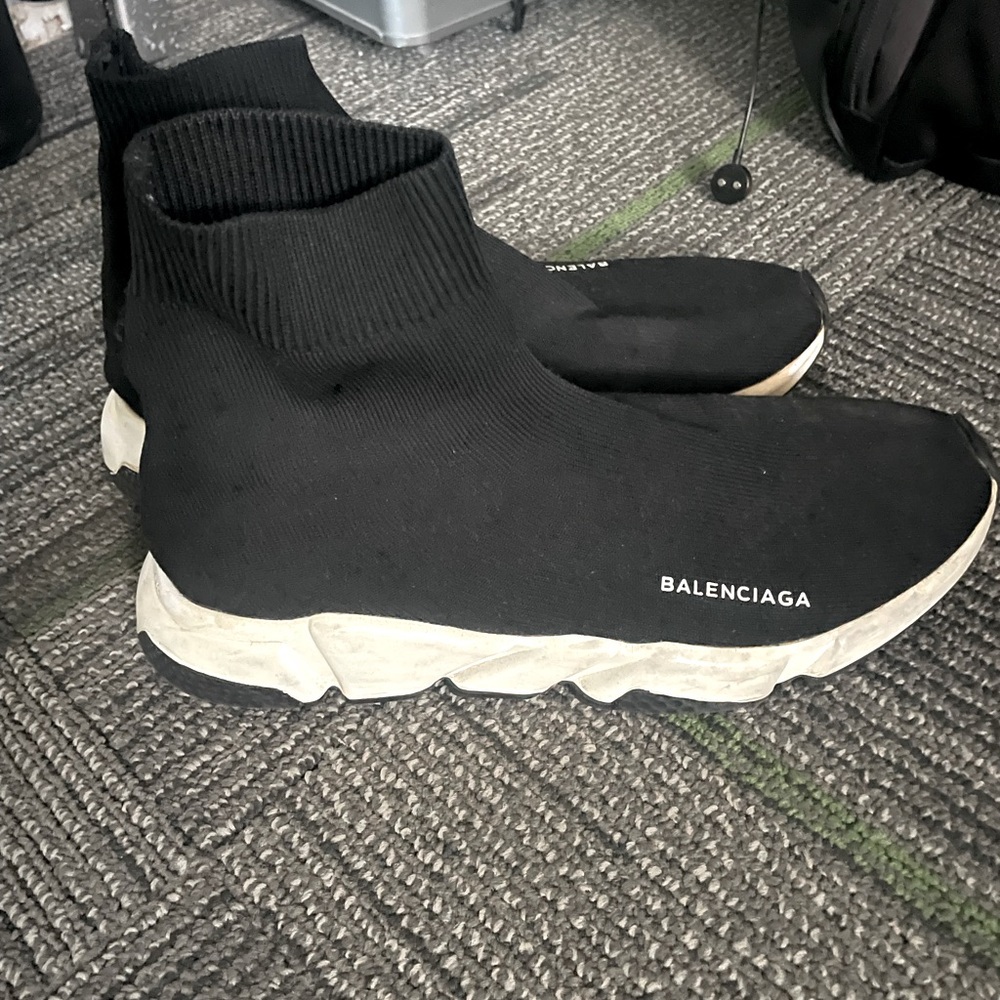 BALENCIAGA
MEN'S SPEED RECYCLED KNIT SNEAKER IN BLACK/WHITE